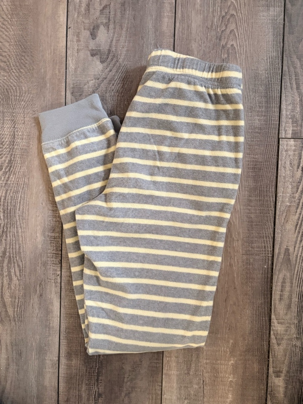 Old Navy Gray and Cream Striped Knit fleece PJ bottom - Picture 4 of 4